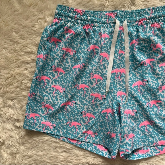 Chubbies Shorts Men's Classic 5.5” Swim Trunks Domingo Flamingo Blue Pink Sz M - Picture 3 of 13